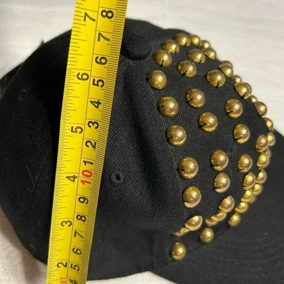 Y2K men black cap ,solid metal detail, gold colored , solid semi bead,punk - Picture 8 of 16